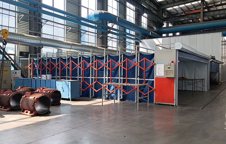  Mobile telescopic paint booth of foundry